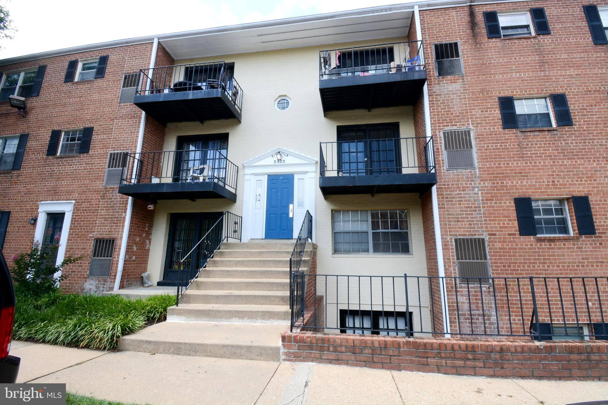 Alexandria, VA 22312,5925 QUANTRELL AVE #204