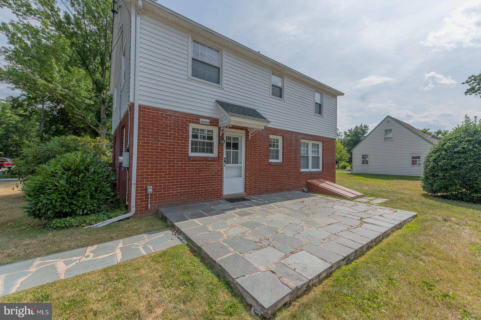 Riegelsville, PA 18077,251 LINDEN LN