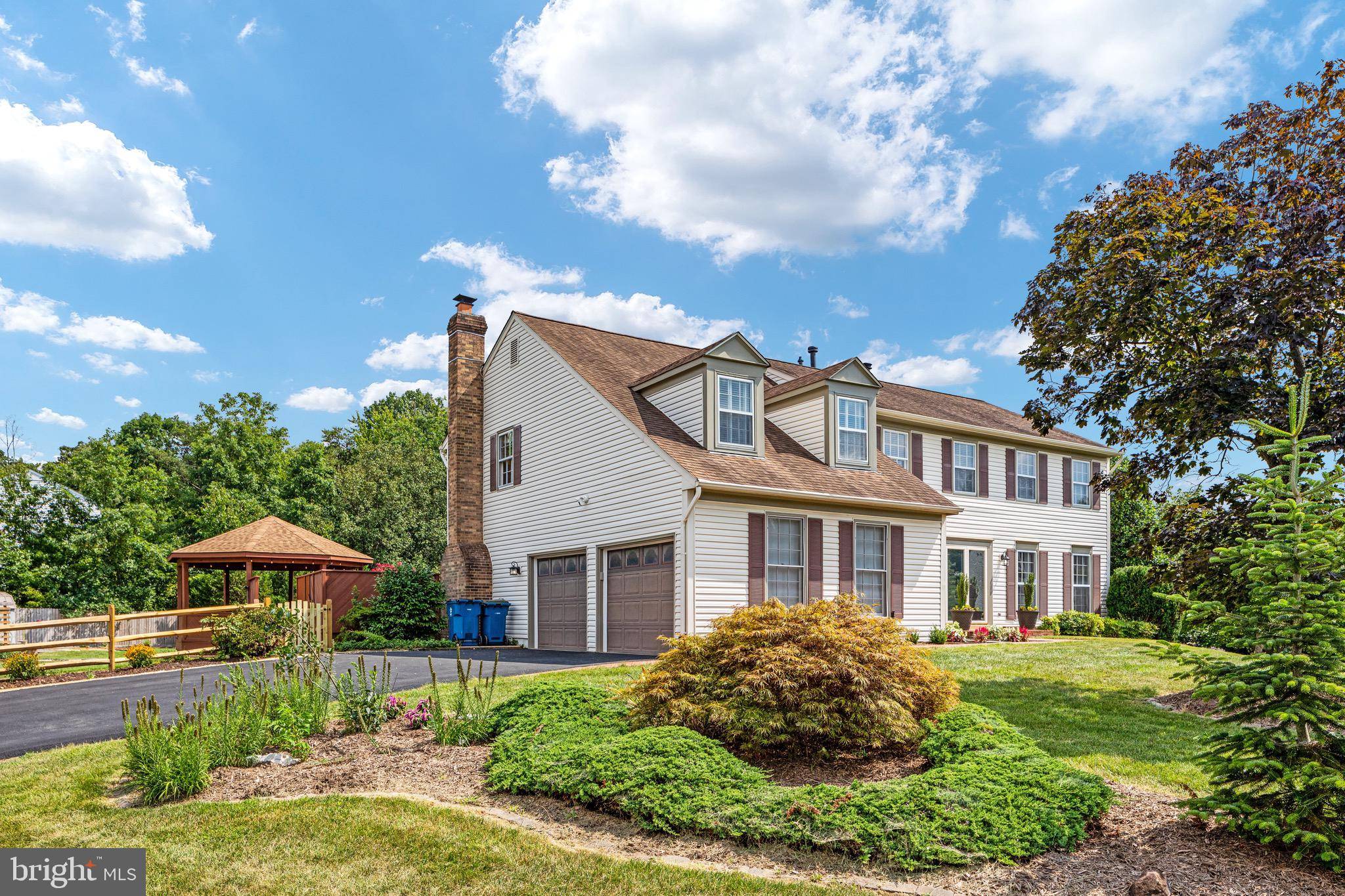 Centreville, VA 20121,14985 GOLD POST CT