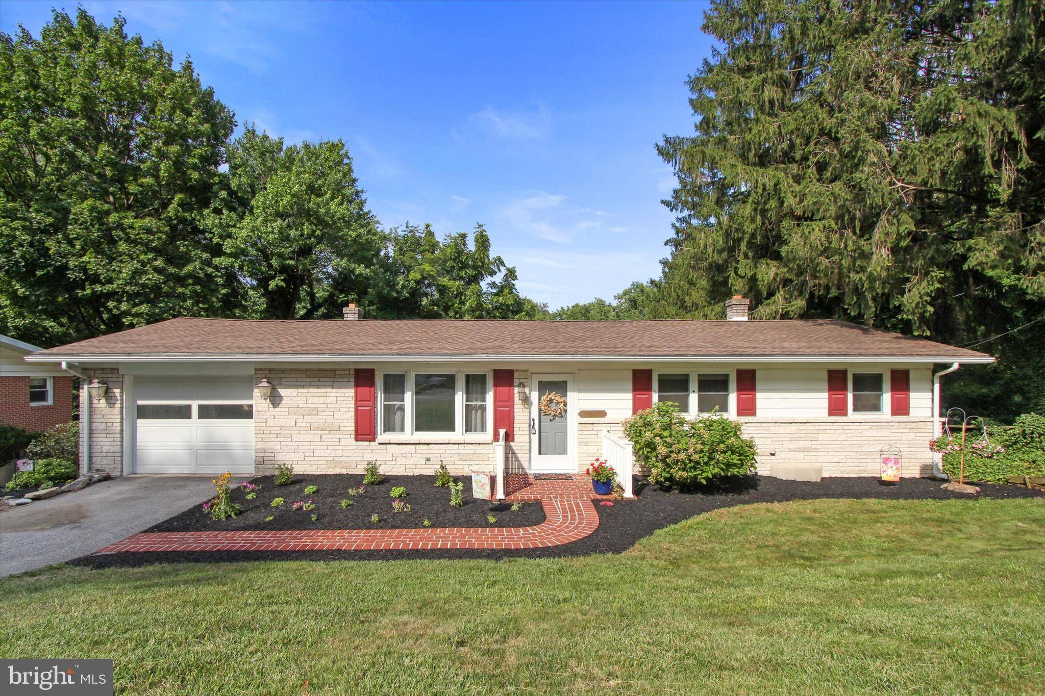 York, PA 17403,1563 OLD FARM LN