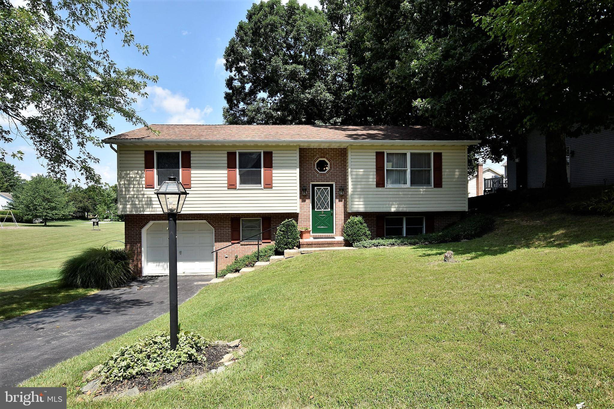 Hanover, PA 17331,9 AMANDA AVE