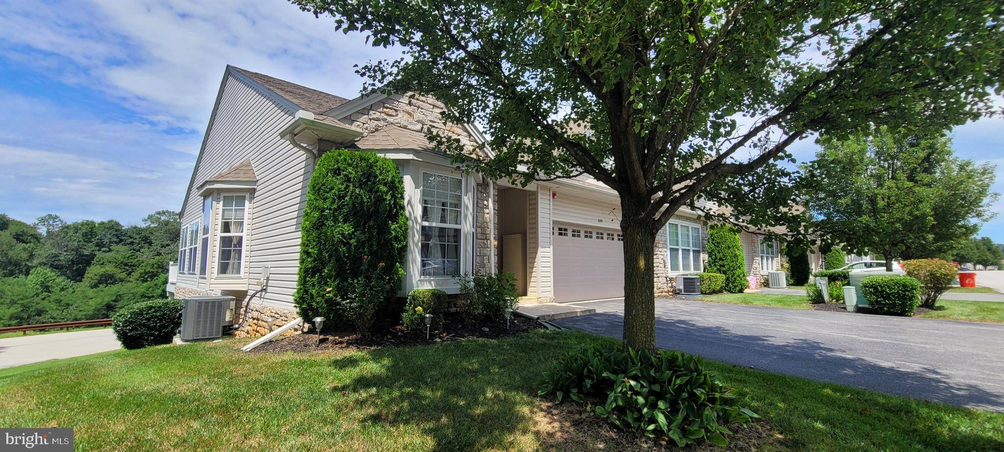 Stewartstown, PA 17363,609 CRESTVIEW LN