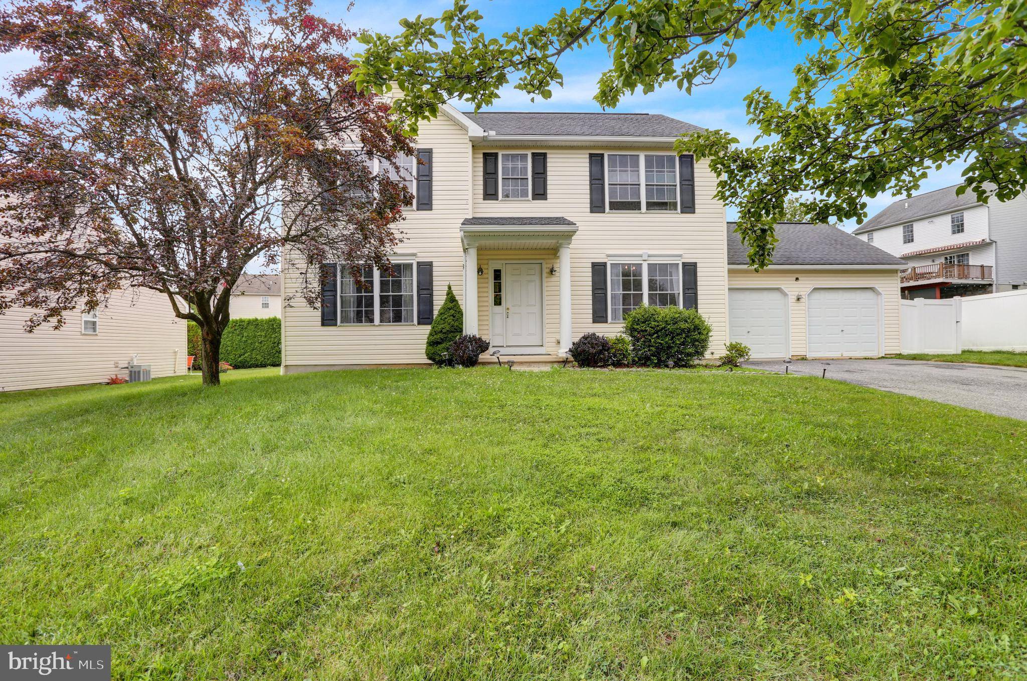 Blandon, PA 19510,423 COLONIAL CT