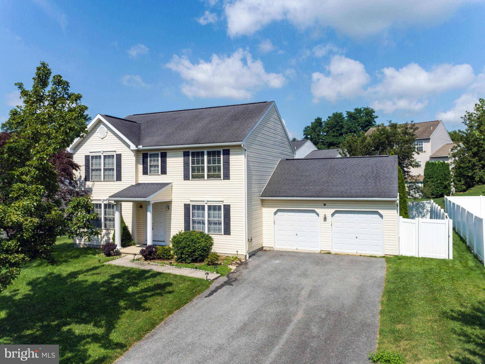 Blandon, PA 19510,423 COLONIAL CT