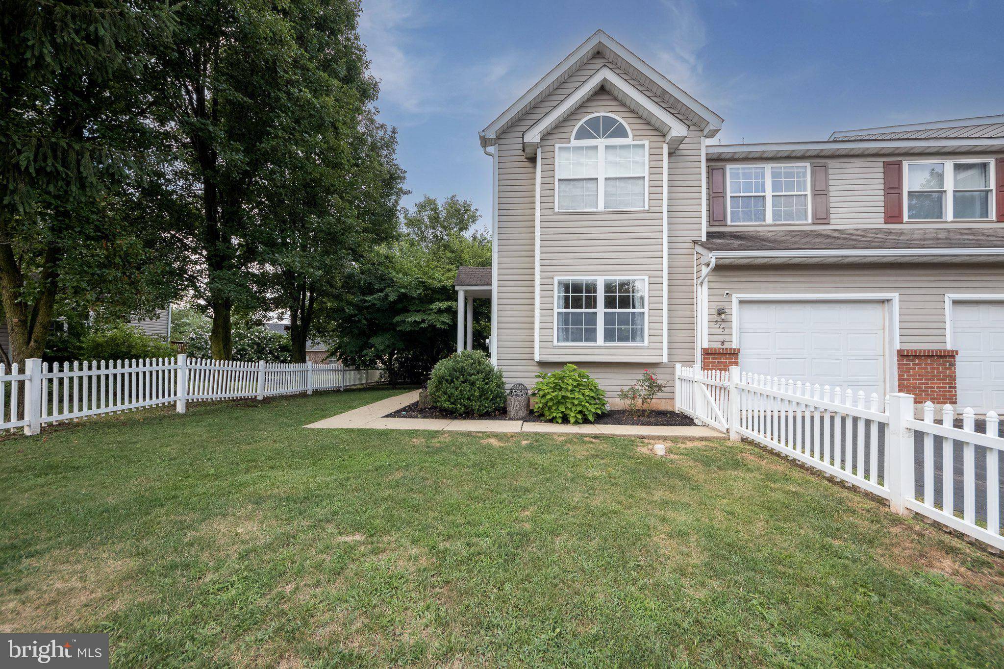 Pennsburg, PA 18073,575 MEADOW LN