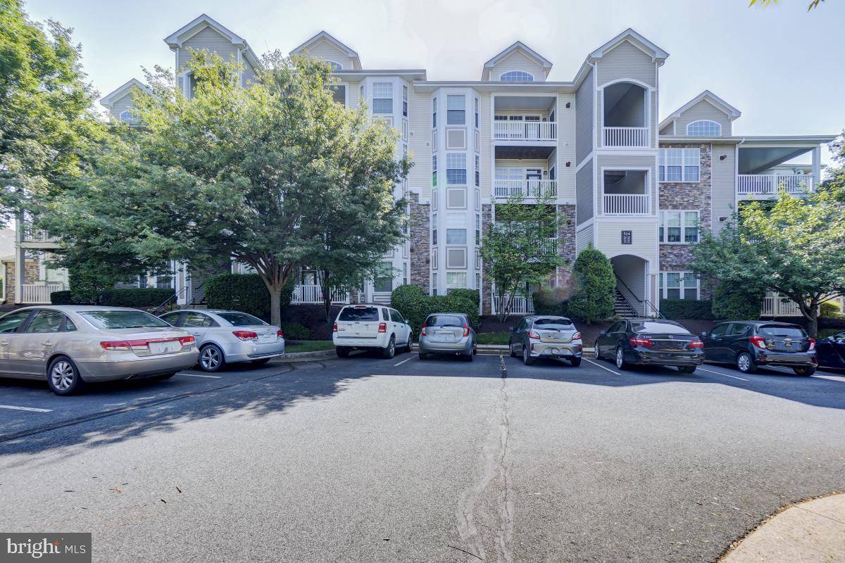 Leesburg, VA 20175,514 SUNSET VIEW TER SE #307