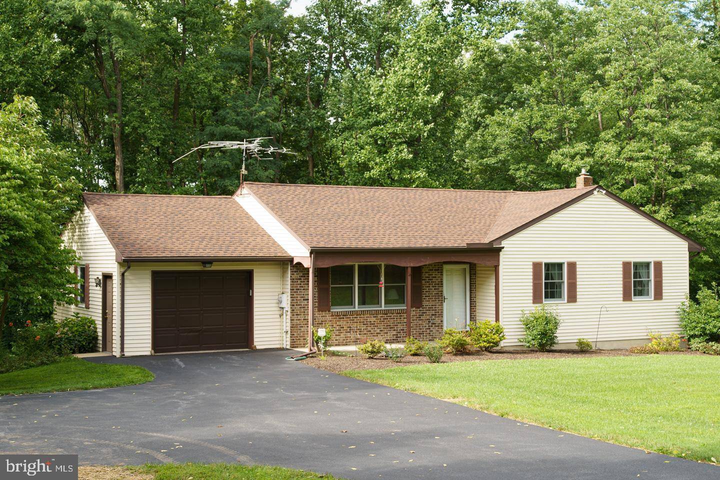 Leesport, PA 19533,795 WHITE OAK LN