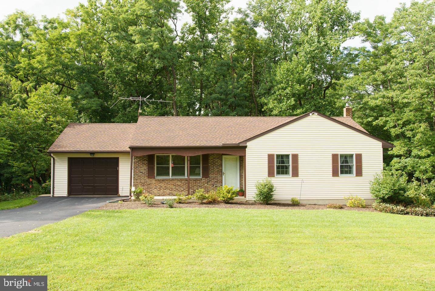 Leesport, PA 19533,795 WHITE OAK LN