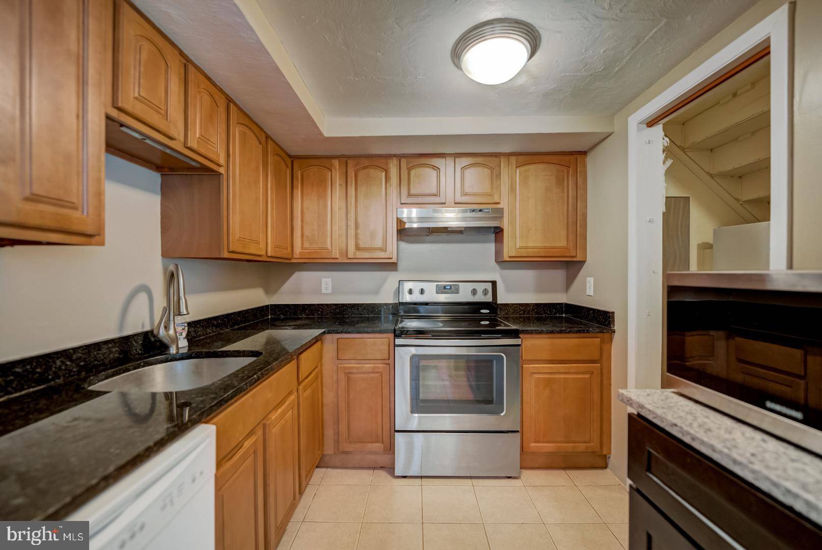 Alexandria, VA 22309,8896 WALUTES CIR #D