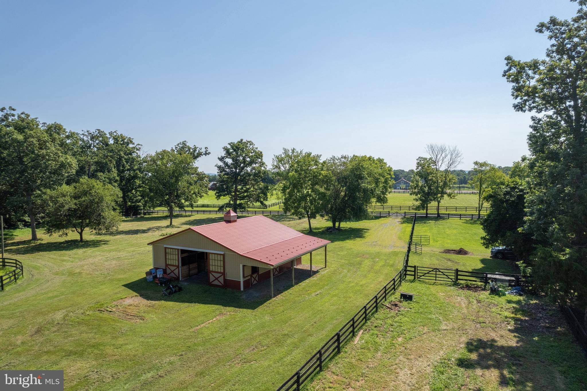 Hillsboro, VA 20132,15859 PURCELLVILLE RD