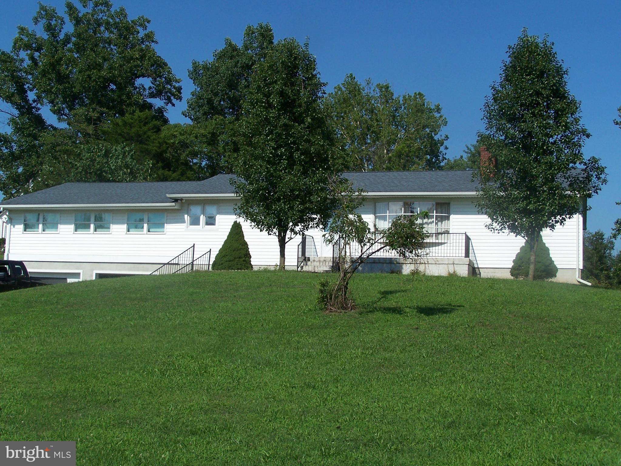 Hedgesville, WV 25427,8872 HEDGESVILLE RD