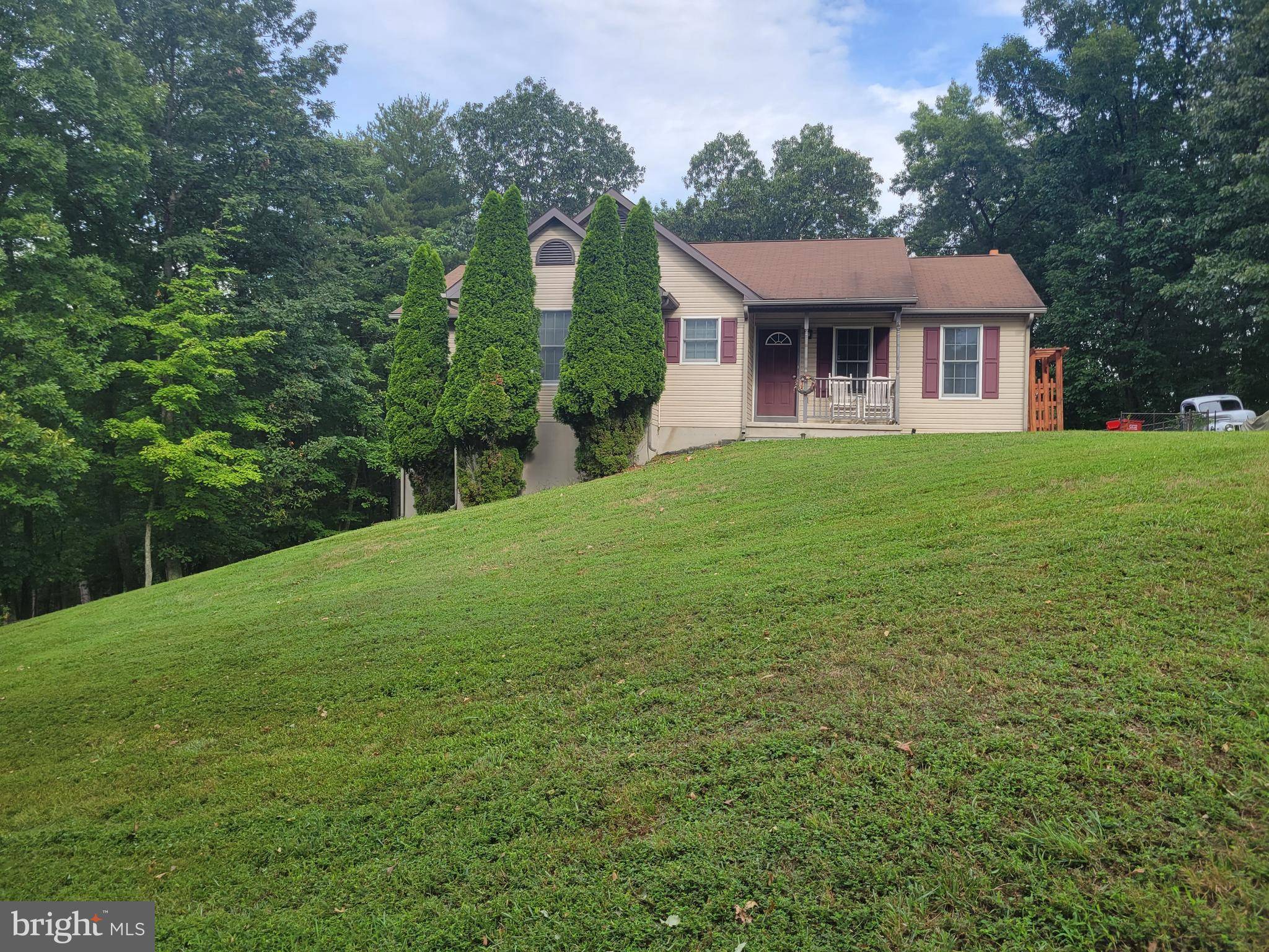 Berkeley Springs, WV 25411,102 SWALLOW CT