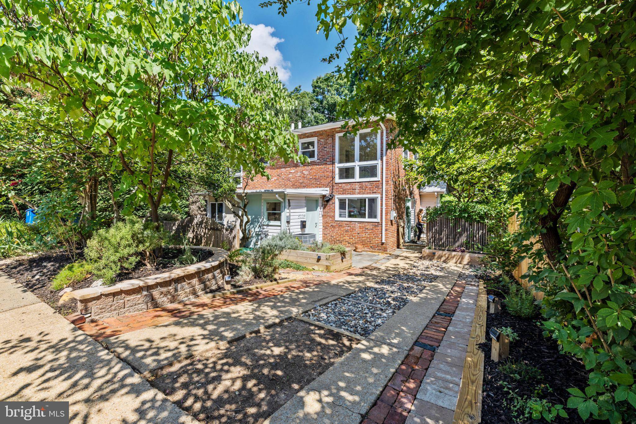 Arlington, VA 22204,5225 10TH PL S