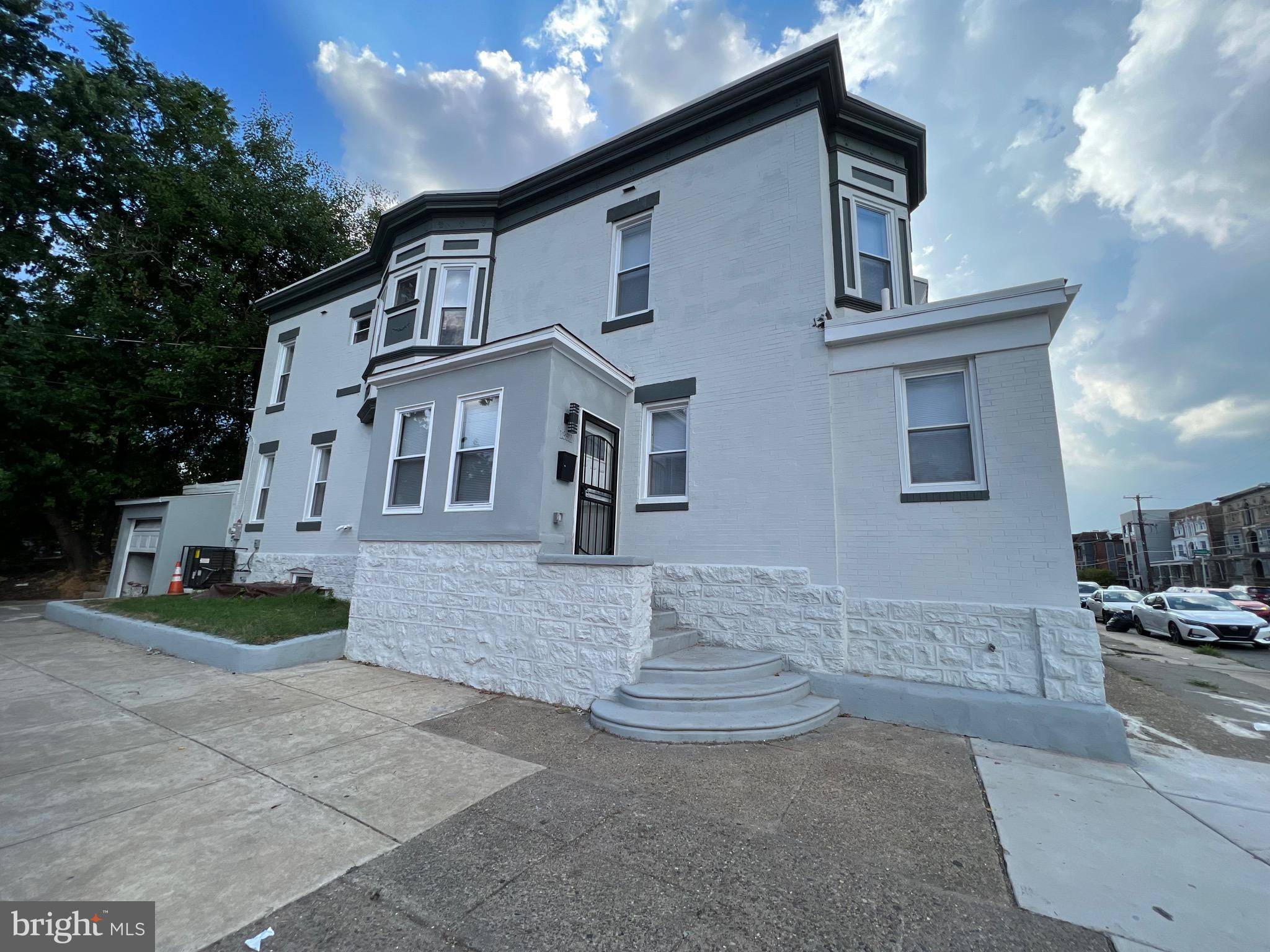 Philadelphia, PA 19143,1352 S 52ND ST