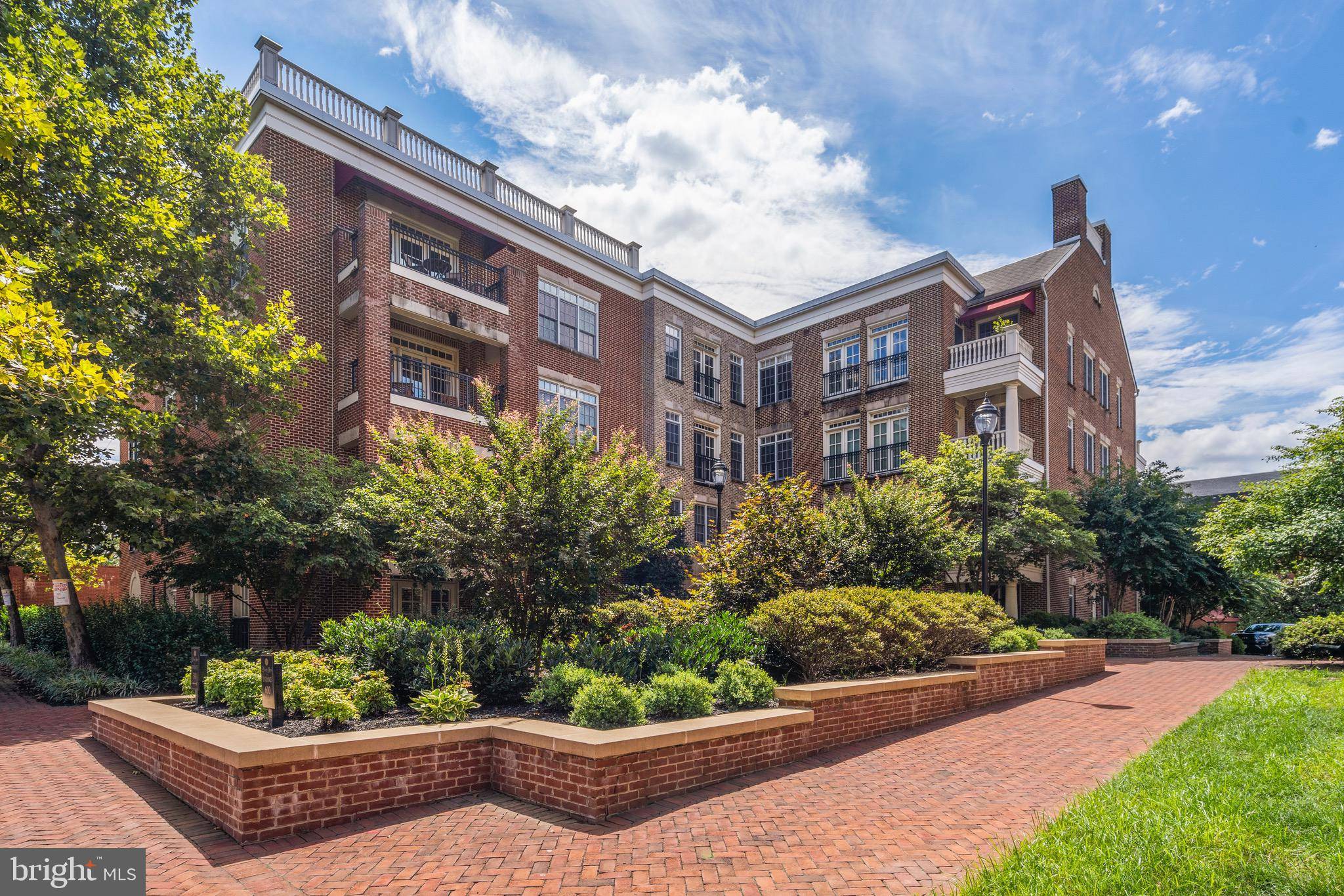 Alexandria, VA 22314,540 SECOND ST #303