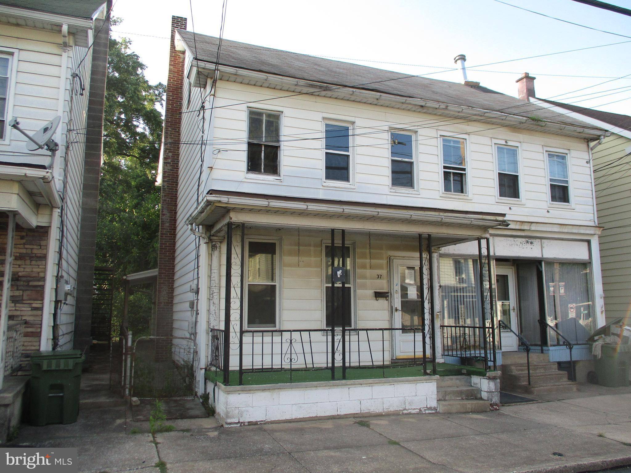 Pine Grove, PA 17963,37 E POTTSVILLE ST