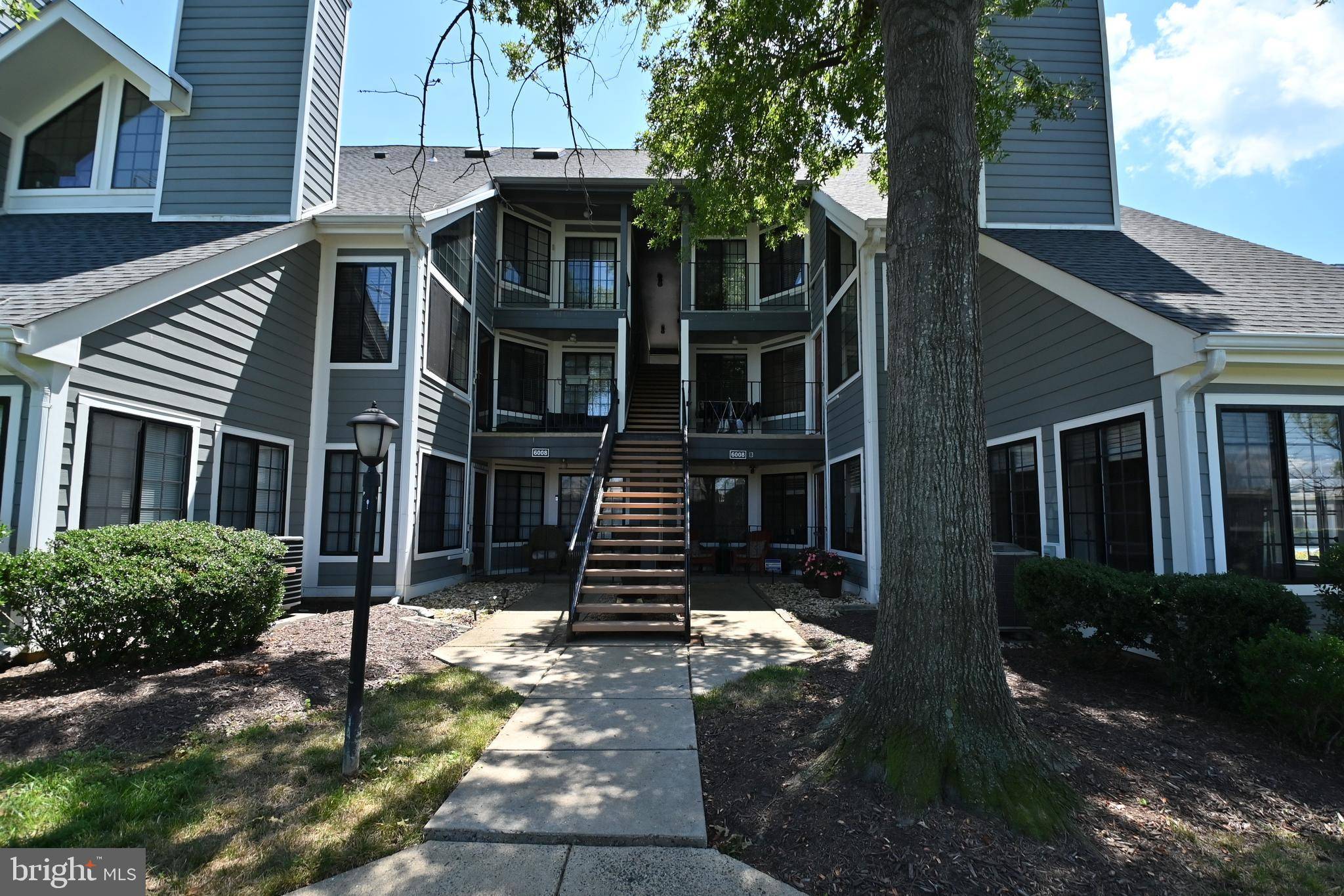 Alexandria, VA 22315,6008 ELLESMERE CT #17B