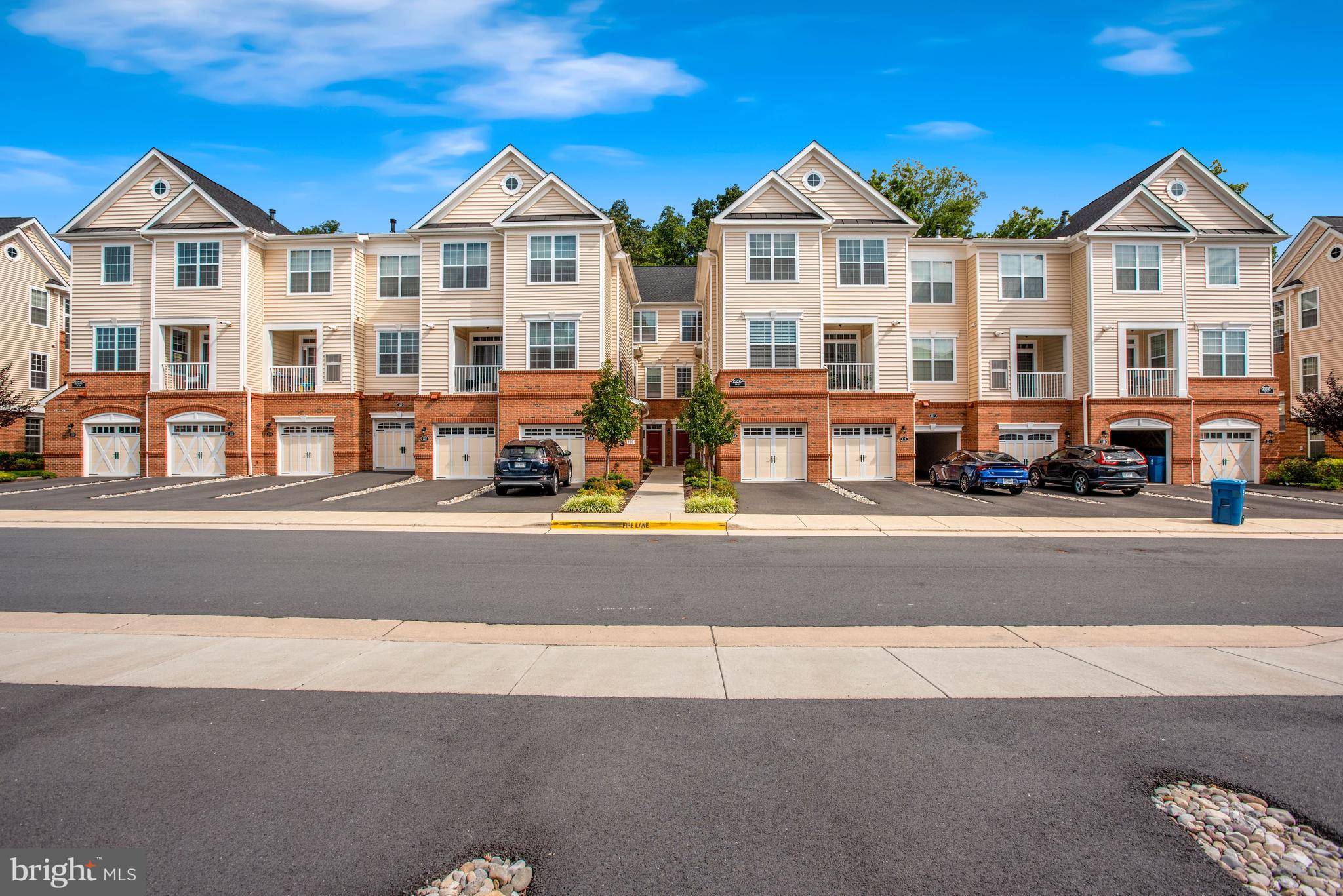 Ashburn, VA 20148,23235 MILLTOWN KNOLL SQ #110