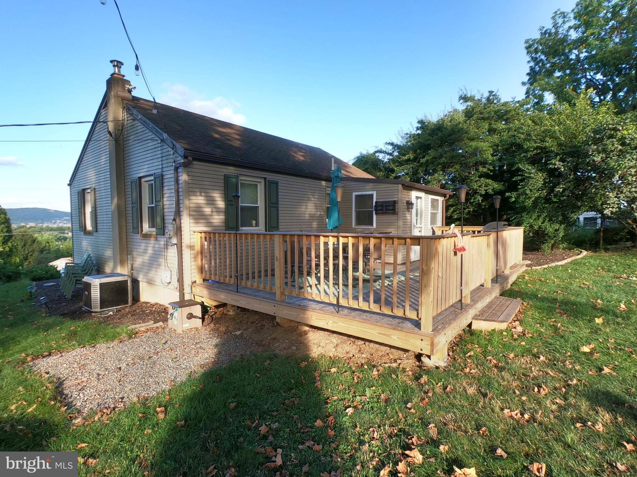 Shillington, PA 19607,526 SUMMIT AVE