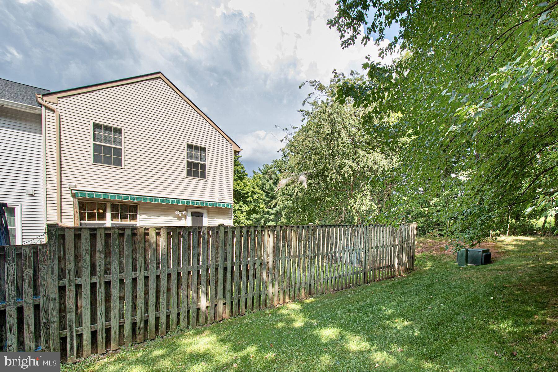 Centreville, VA 20121,6950 HOVINGHAM CT