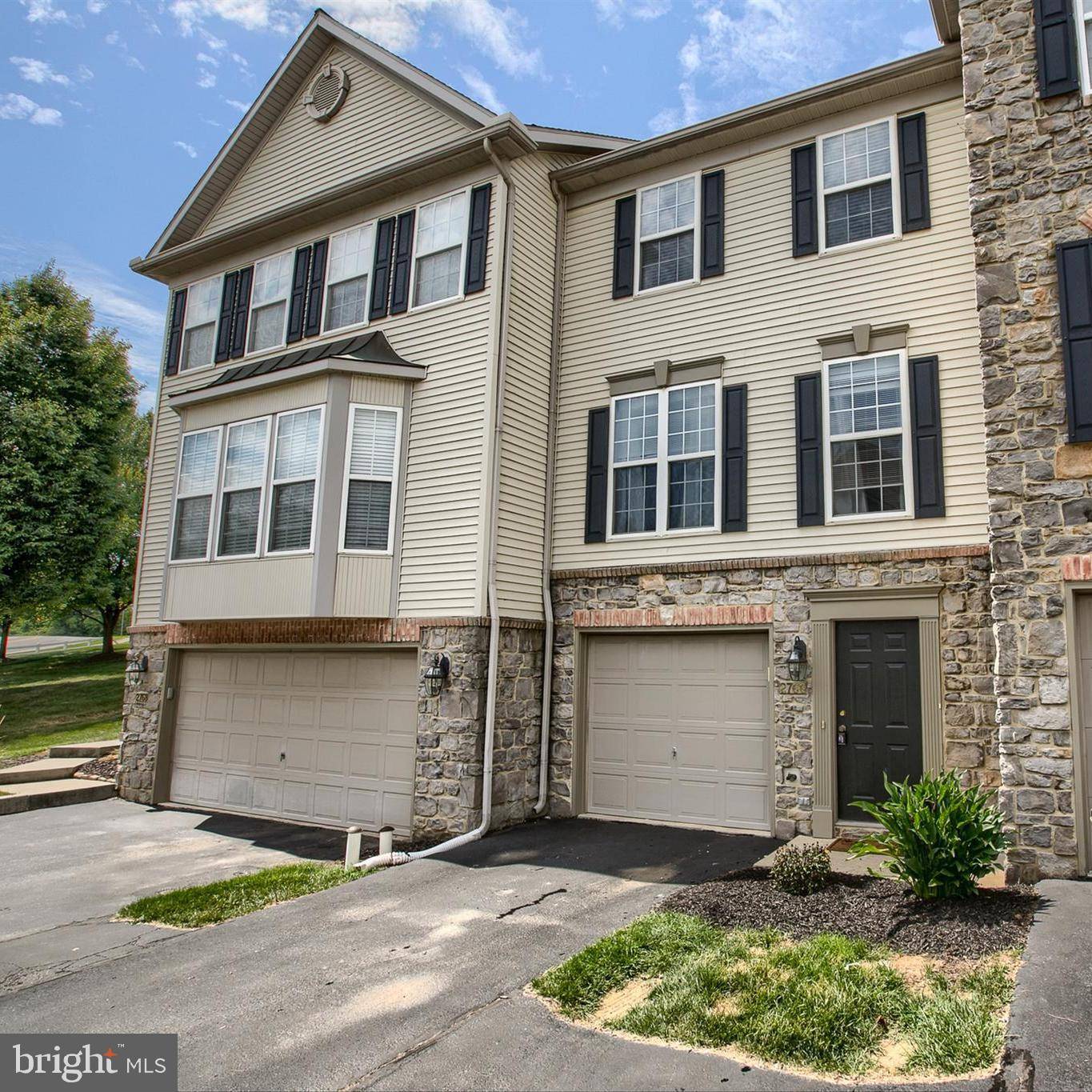 York, PA 17402,2766 HUNTERS CREST DR #2