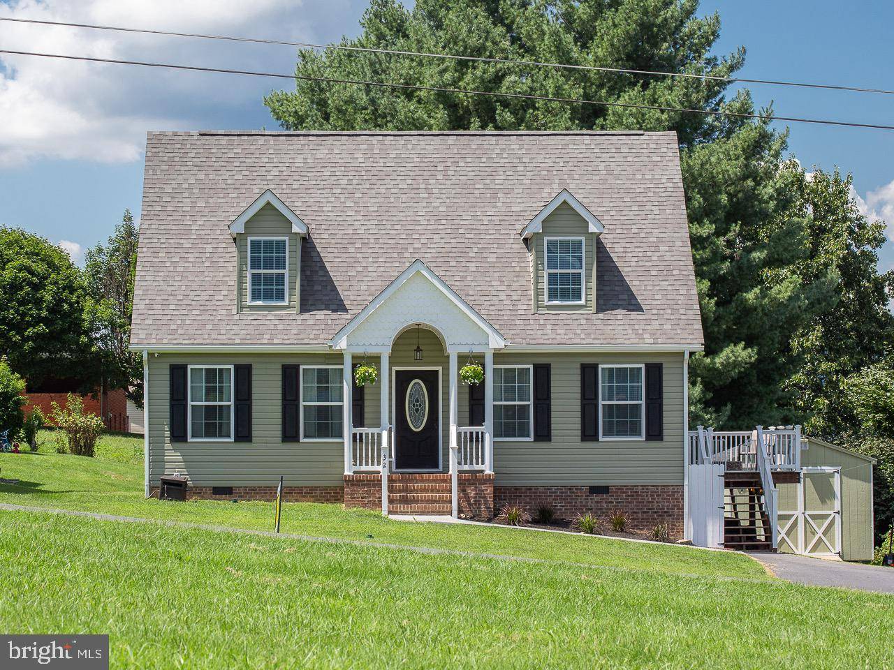 Elkton, VA 22827,32 PINE ST