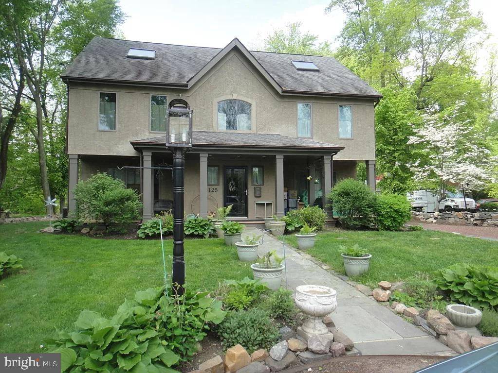 New Hope, PA 18938,125 N MAIN ST