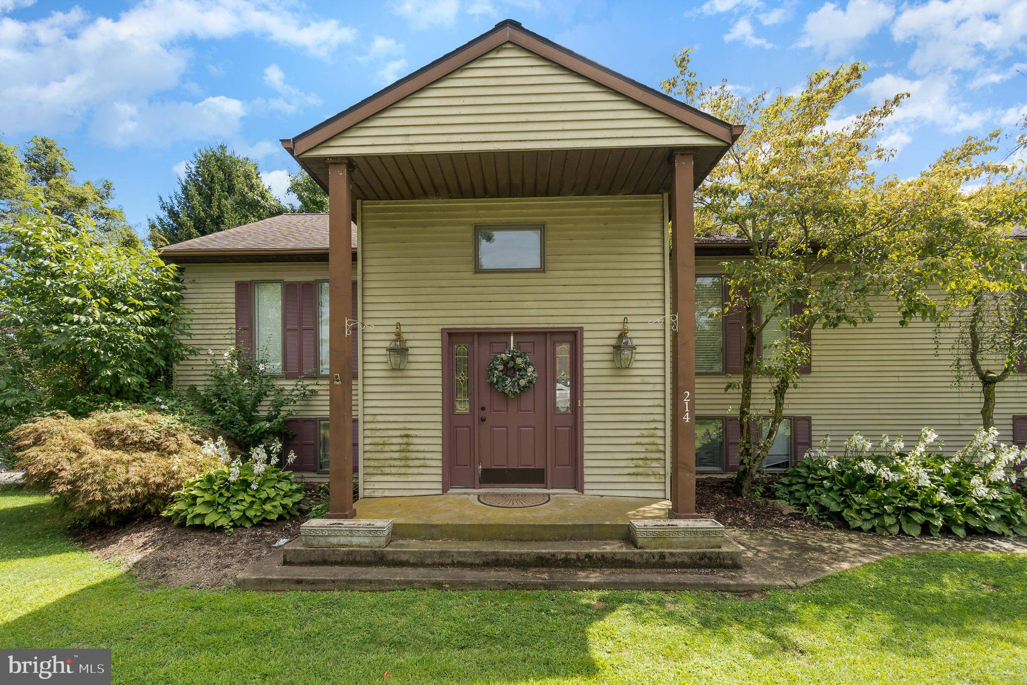 Willow Street, PA 17584,214 SKYLINE DR