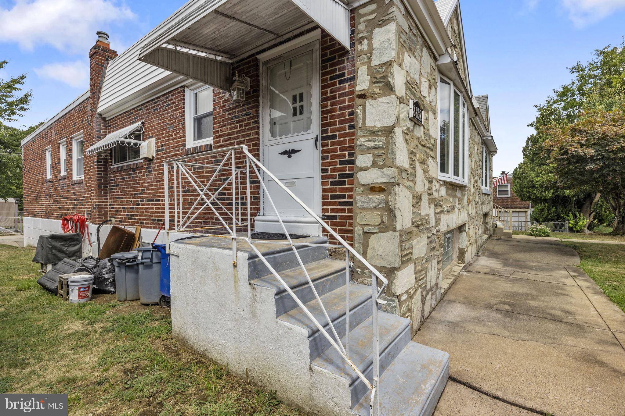 Philadelphia, PA 19152,8852 BROCKLEHURST ST