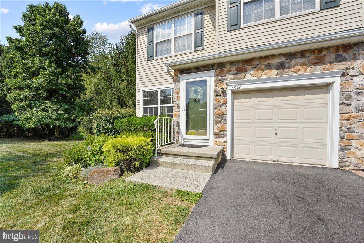 Phoenixville, PA 19460,3832 HONEY LOCUST DR