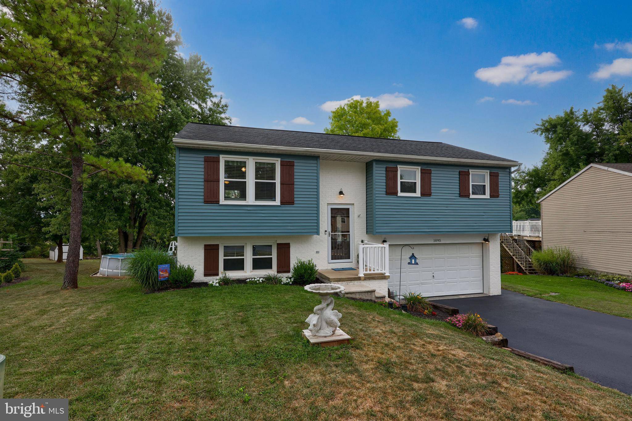 Denver, PA 17517,1095 HOLLY LN