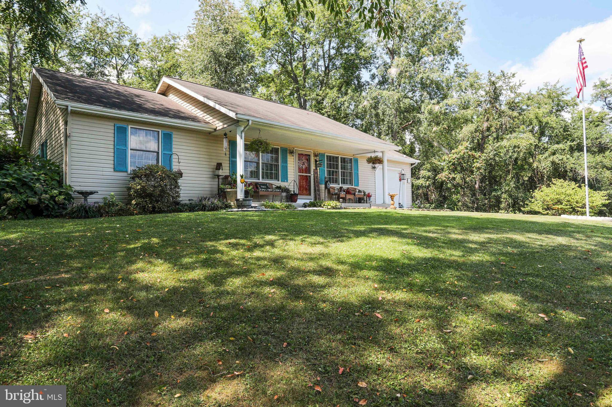 Falling Waters, WV 25419,144 JEANNA LN