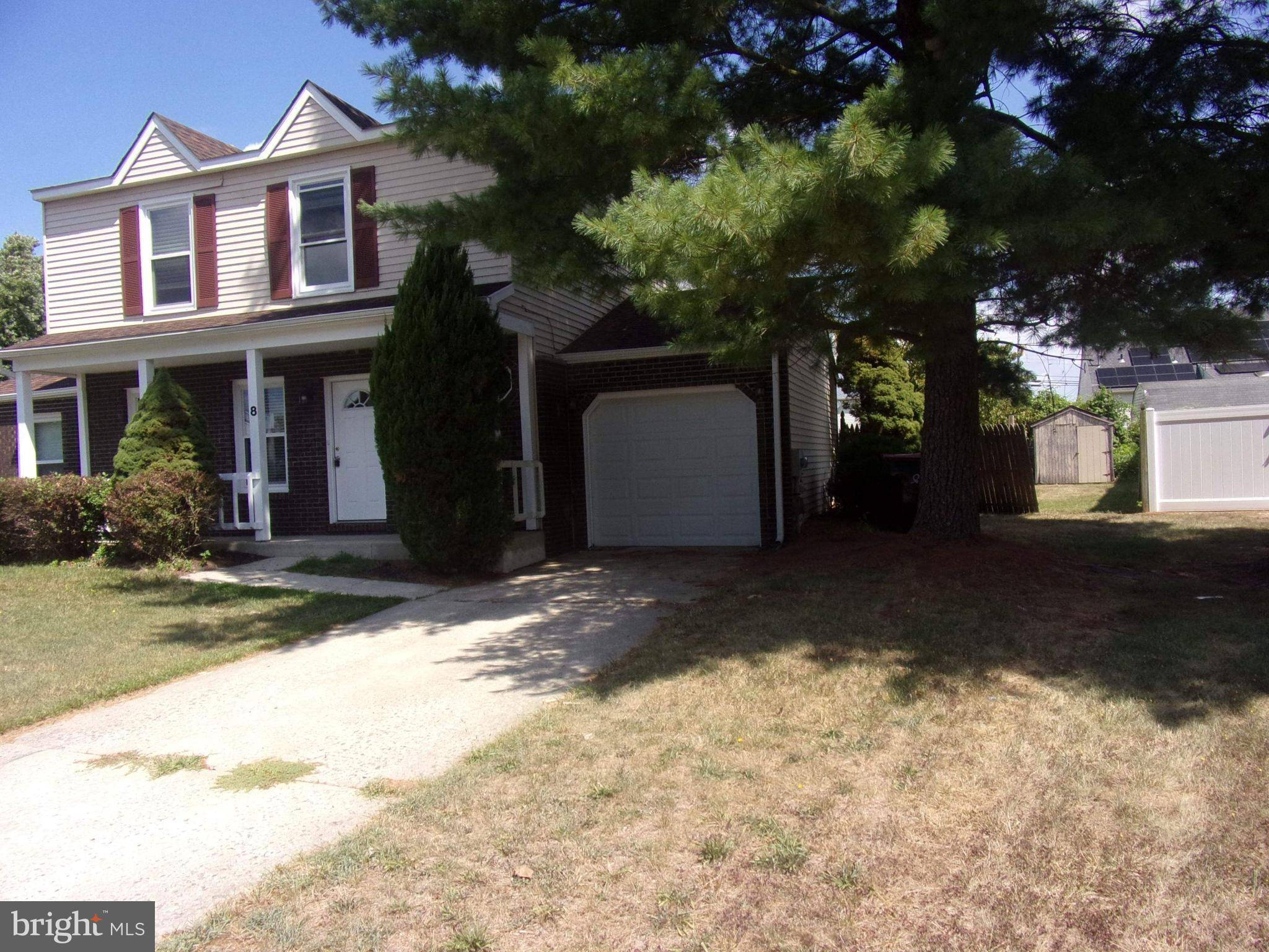 Blackwood, NJ 08012,8 HAMPTON CT