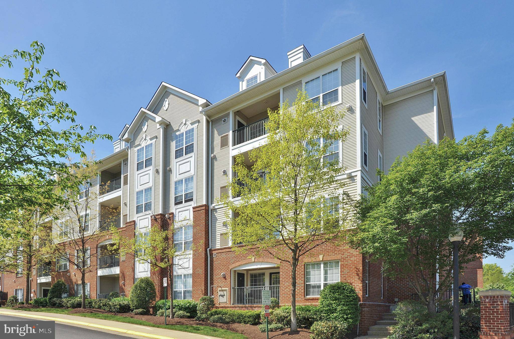 Alexandria, VA 22304,4850 EISENHOWER AVE #203