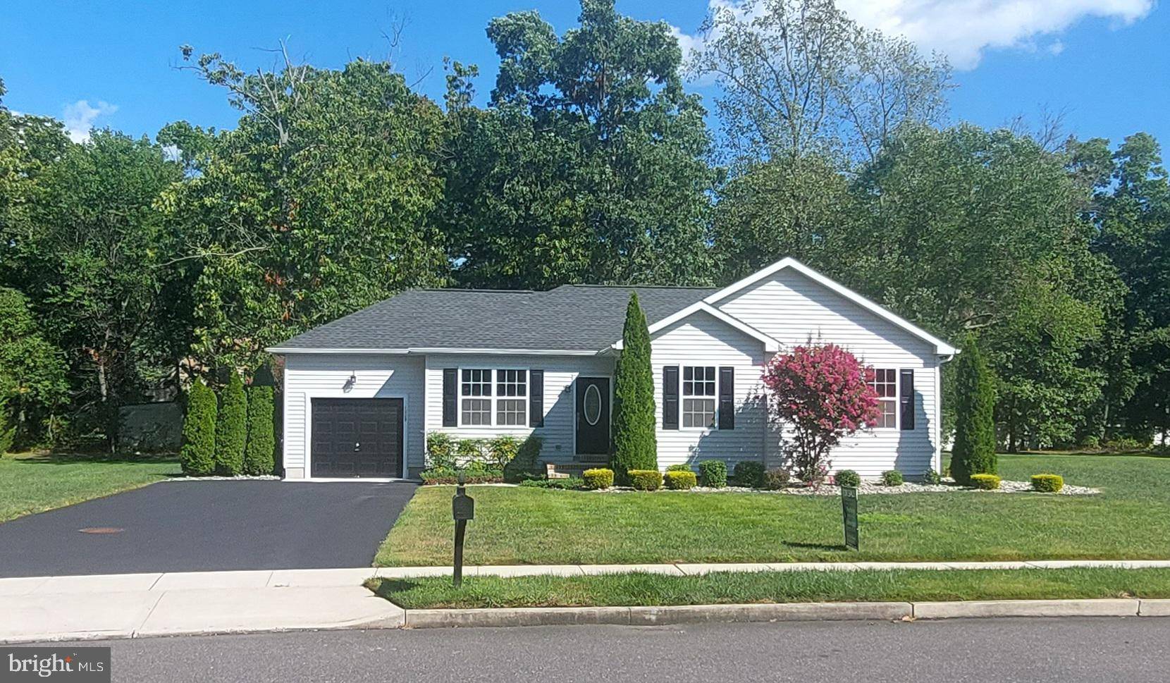 Vineland, NJ 08361,1009 GOLDA LN