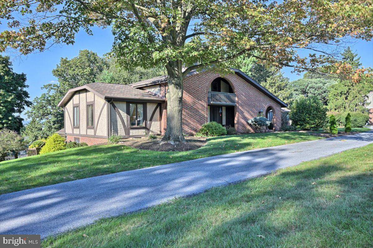 New Holland, PA 17557,141 CINDALYN DR