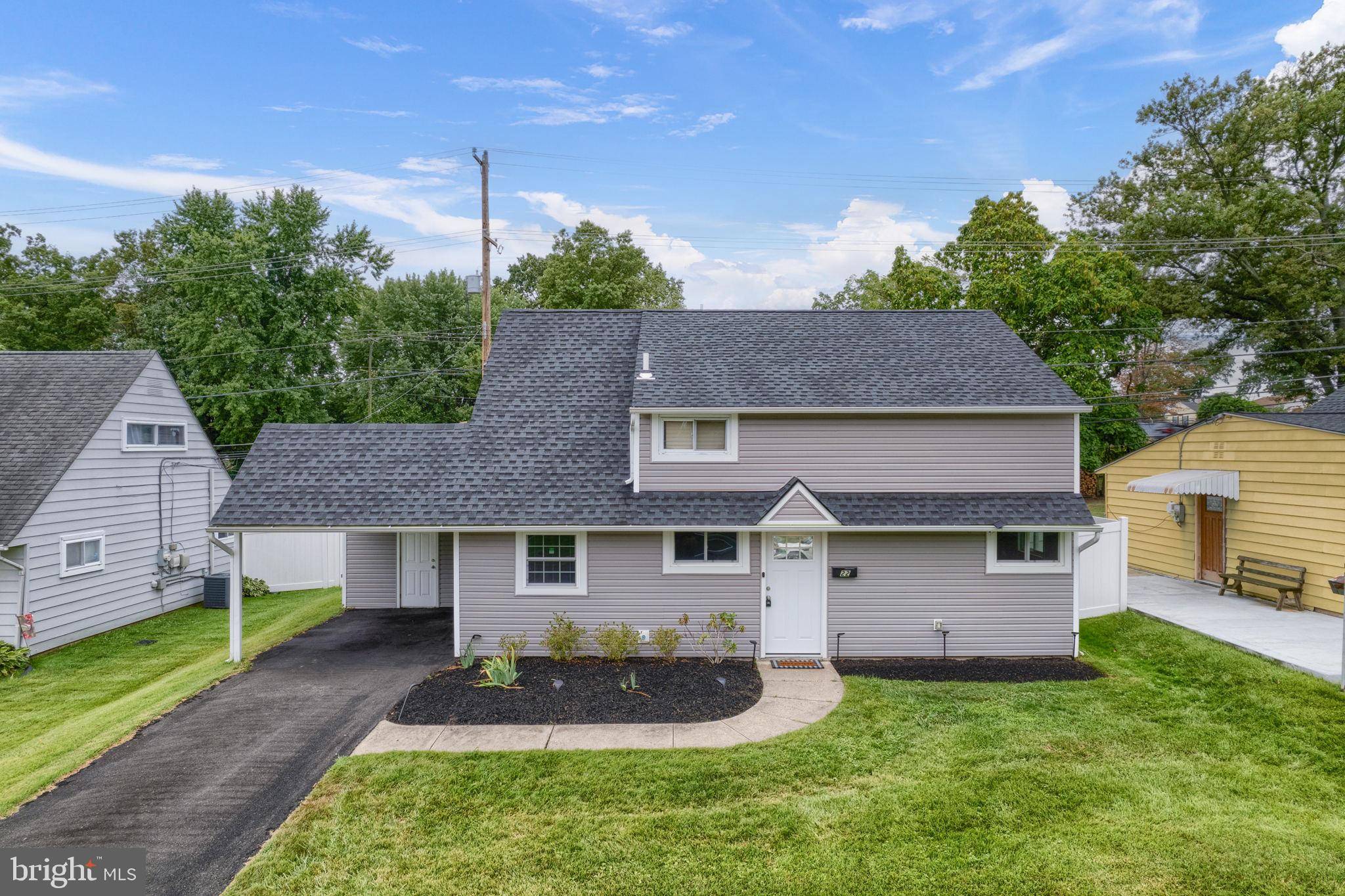 Levittown, PA 19055,22 ROUNDWOOD LN