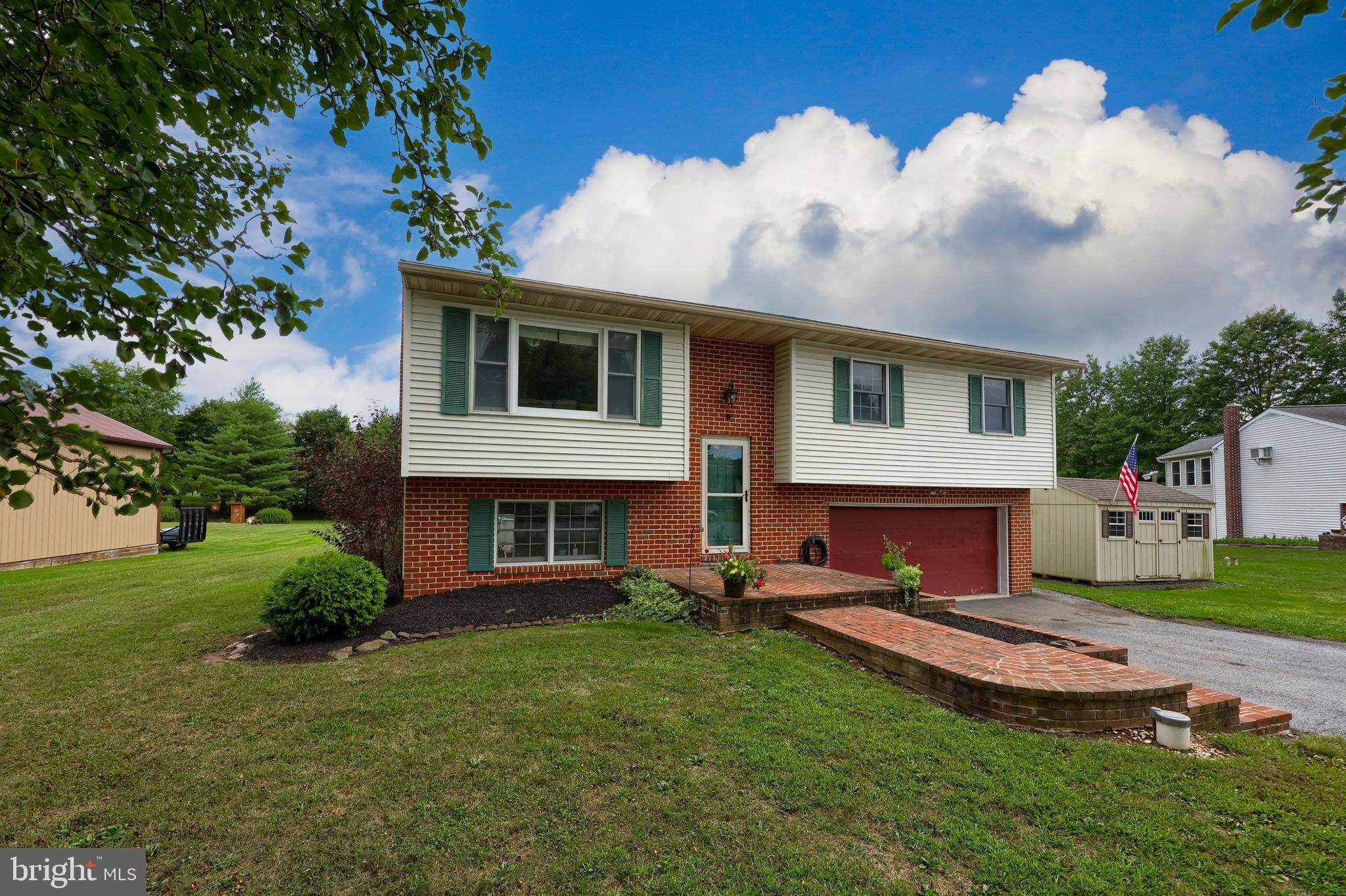 Mohnton, PA 19540,129 MEADOWLARK LN