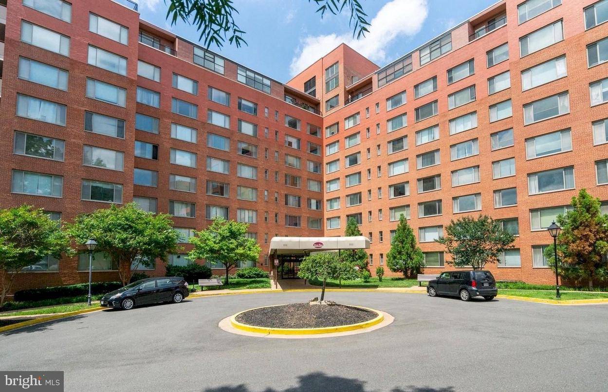 Arlington, VA 22209,1111 ARLINGTON BLVD #114