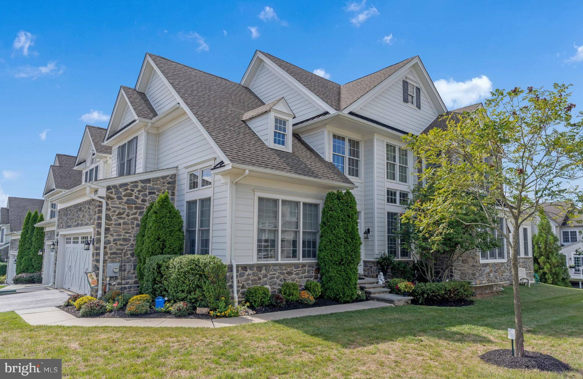 Newtown Square, PA 19073,310 SUNNY BROOK LN