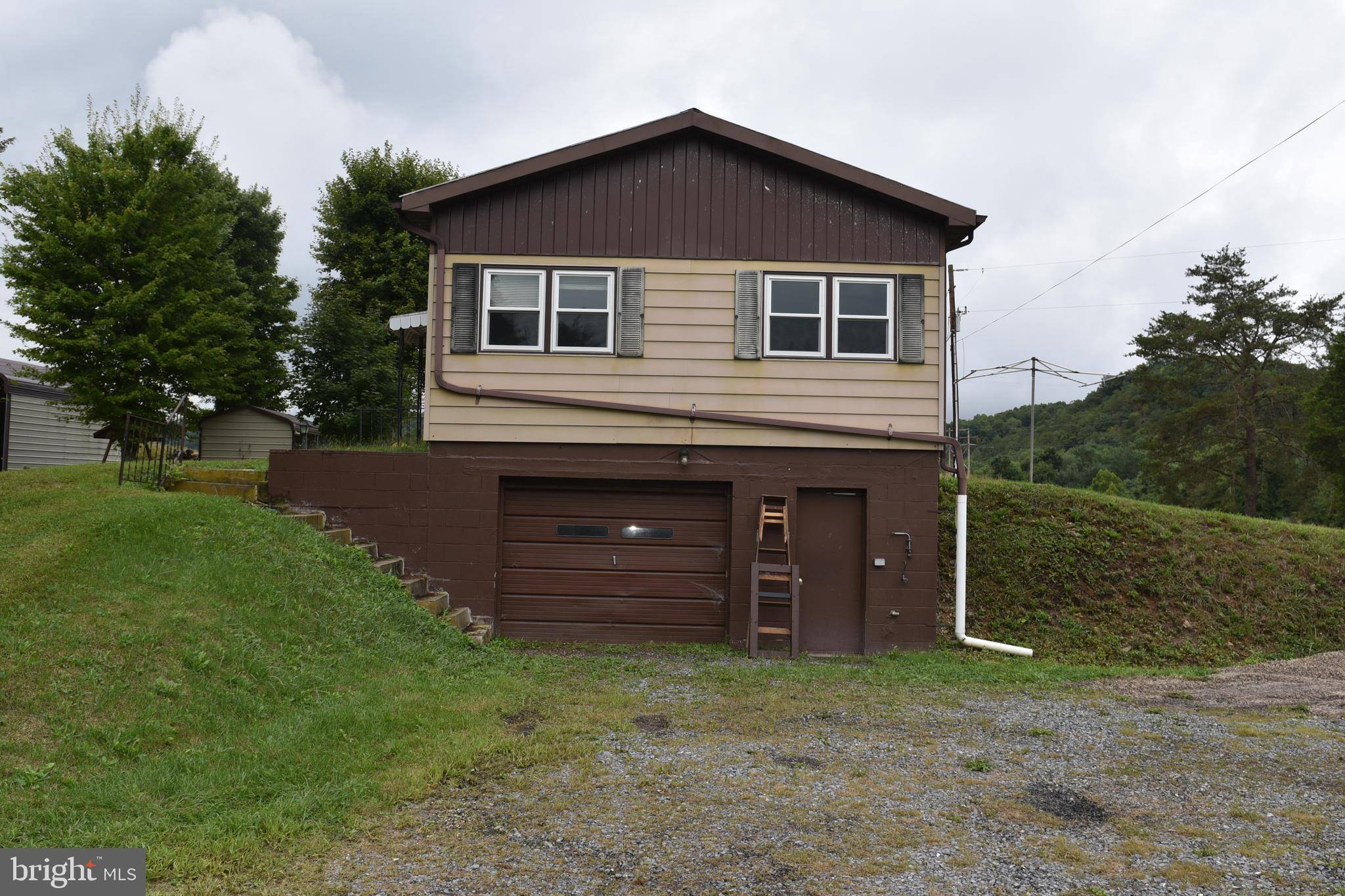 Orbisonia, PA 17243,10513 POUGE ROAD