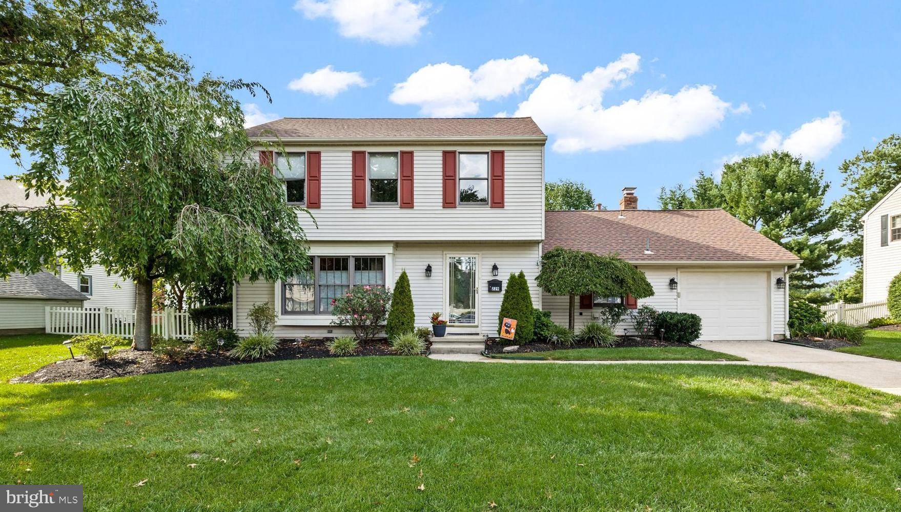 Delran, NJ 08075,229 AQUA LN