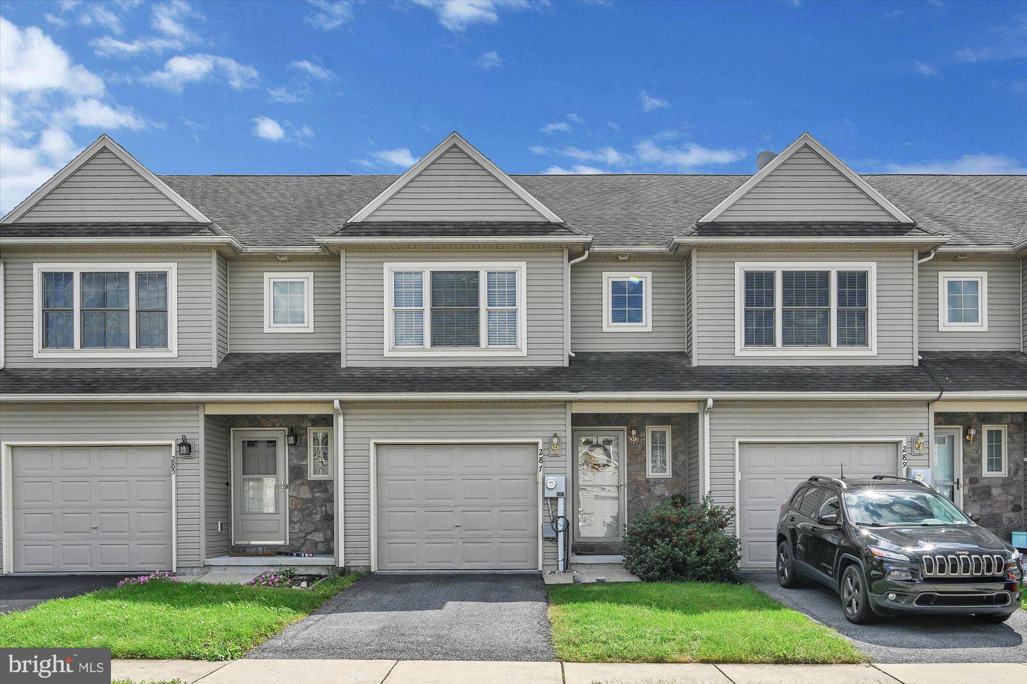 Manheim, PA 17545,287 CEDAR HOLW