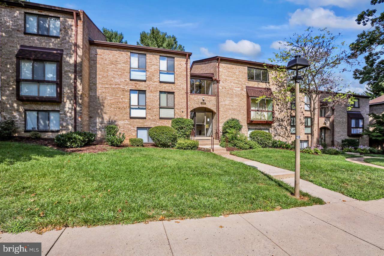 Reston, VA 20191,2062 ROYAL FERN CT #22A