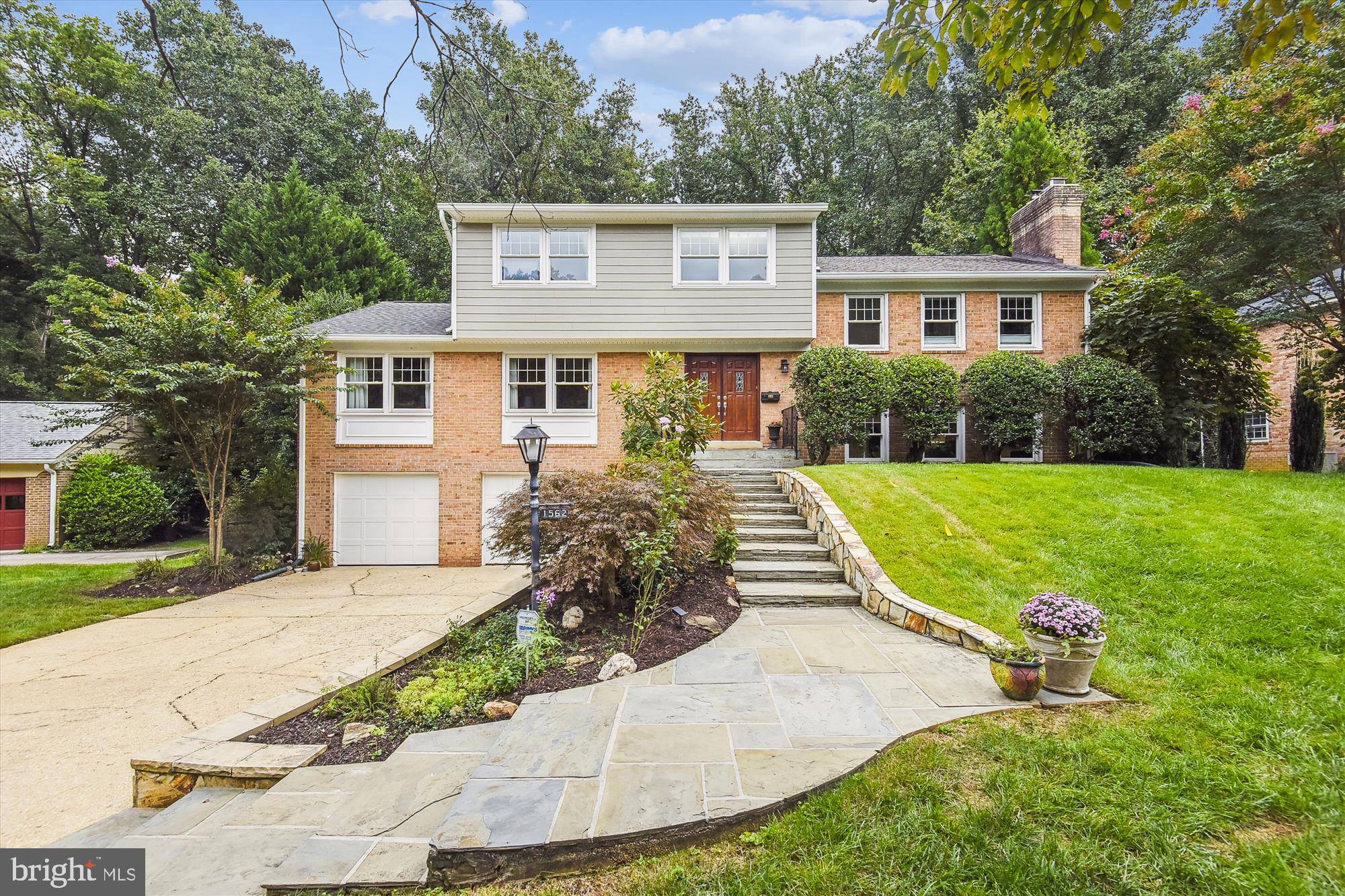 Mclean, VA 22101,1562 FOREST VILLA LN