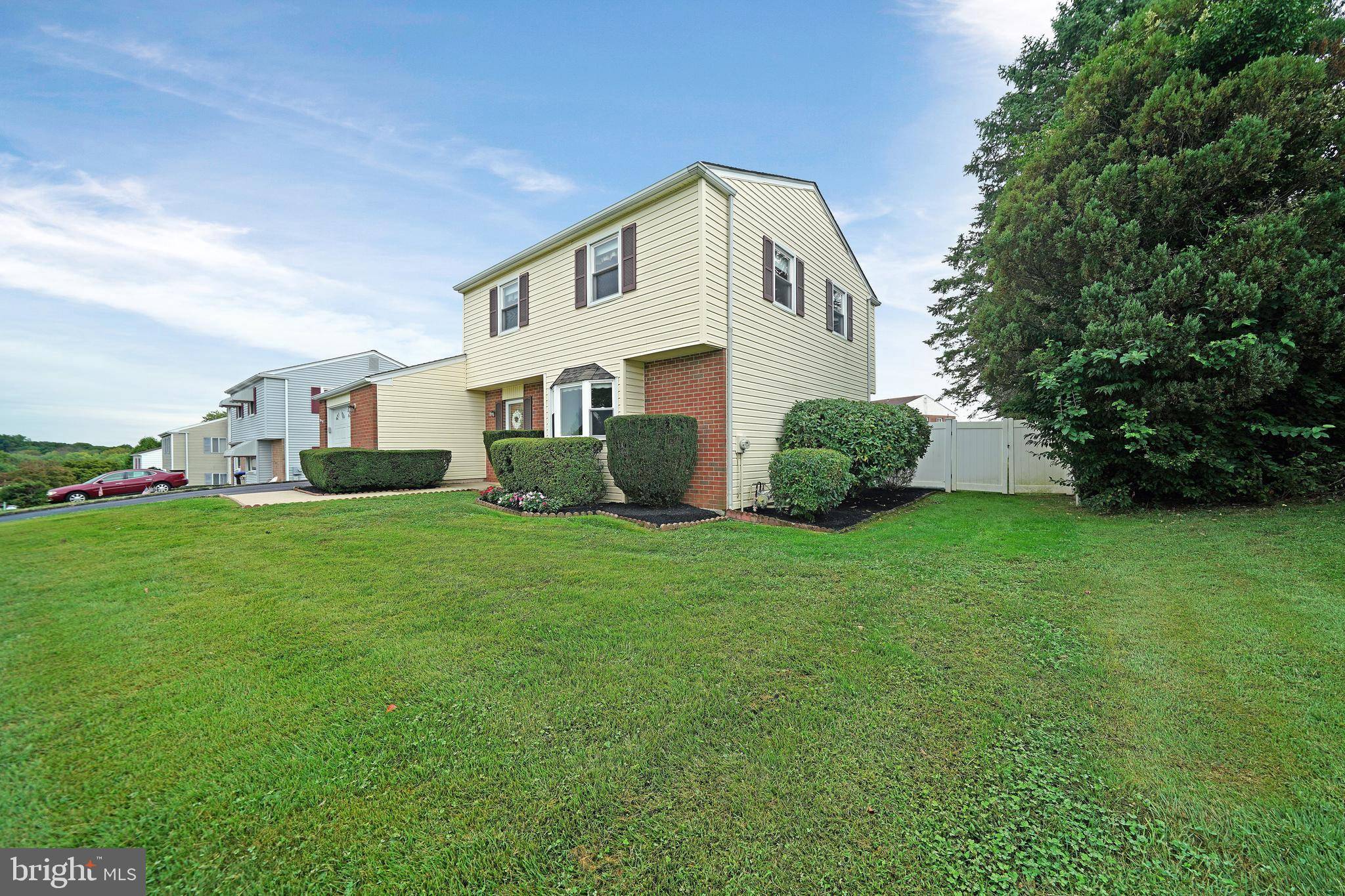 Aston, PA 19014,756 BURDETT DR