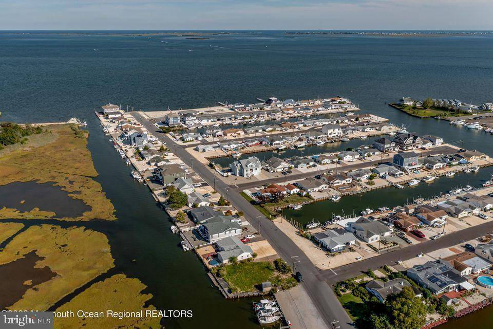 Waretown, NJ 08758,41 HORNBLOWER DR