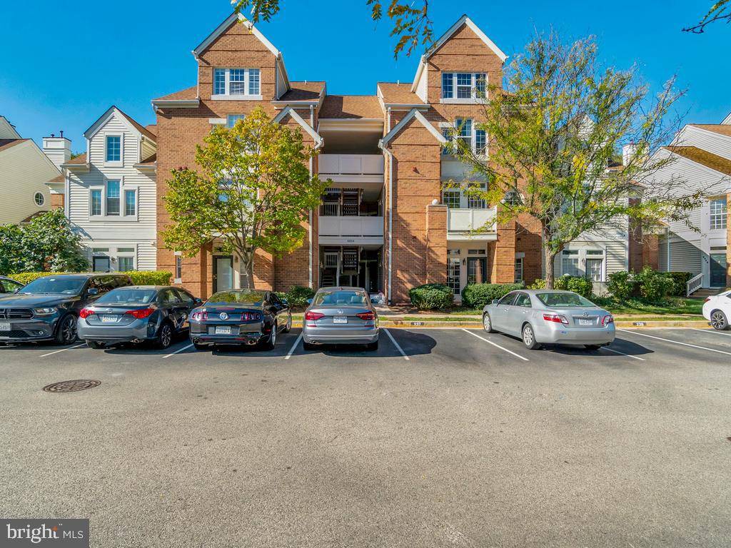 Alexandria, VA 22315,6854-C BRINDLE HEATH WAY #215