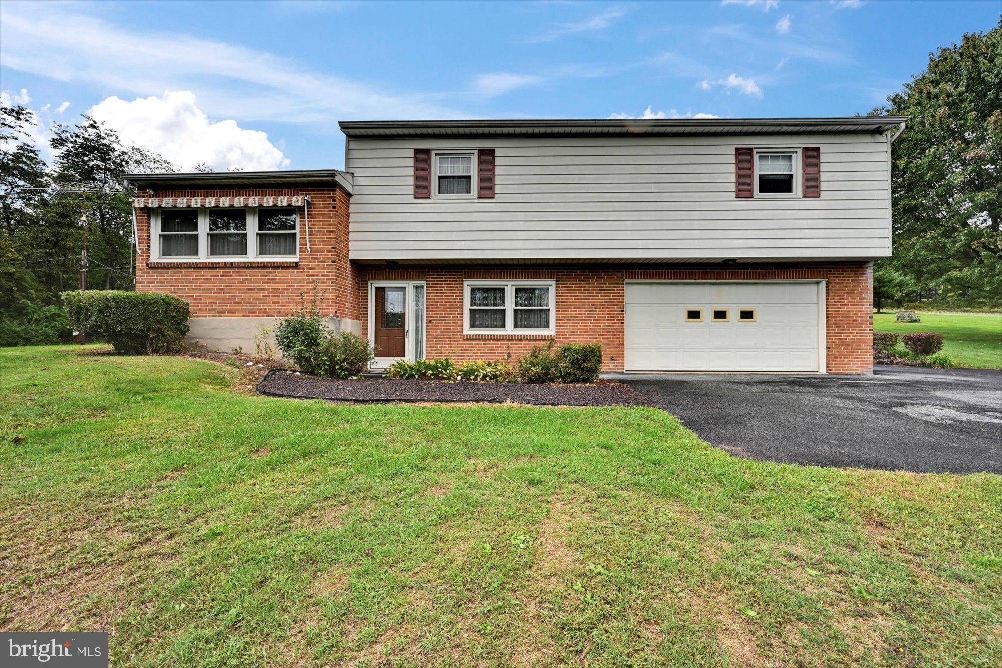 Pine Grove, PA 17963,26 OAK GROVE RD