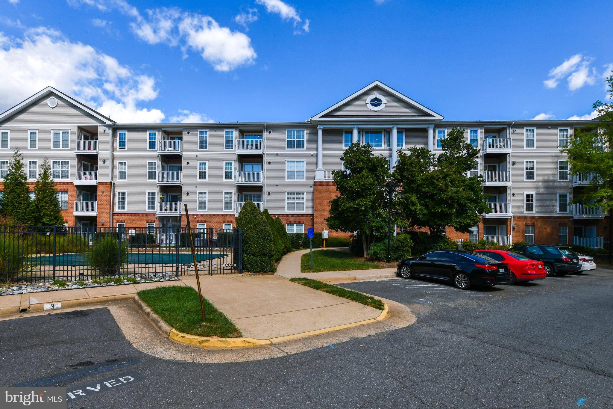 Falls Church, VA 22043,7000 FALLS REACH DR #204